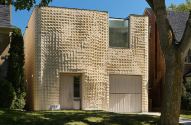 Canvas House: A Toronto Home With an Undulating Sculptural Facade