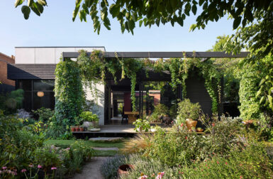 A Modern Melbourne Home Designed Around a Homeowner's Lush Garden